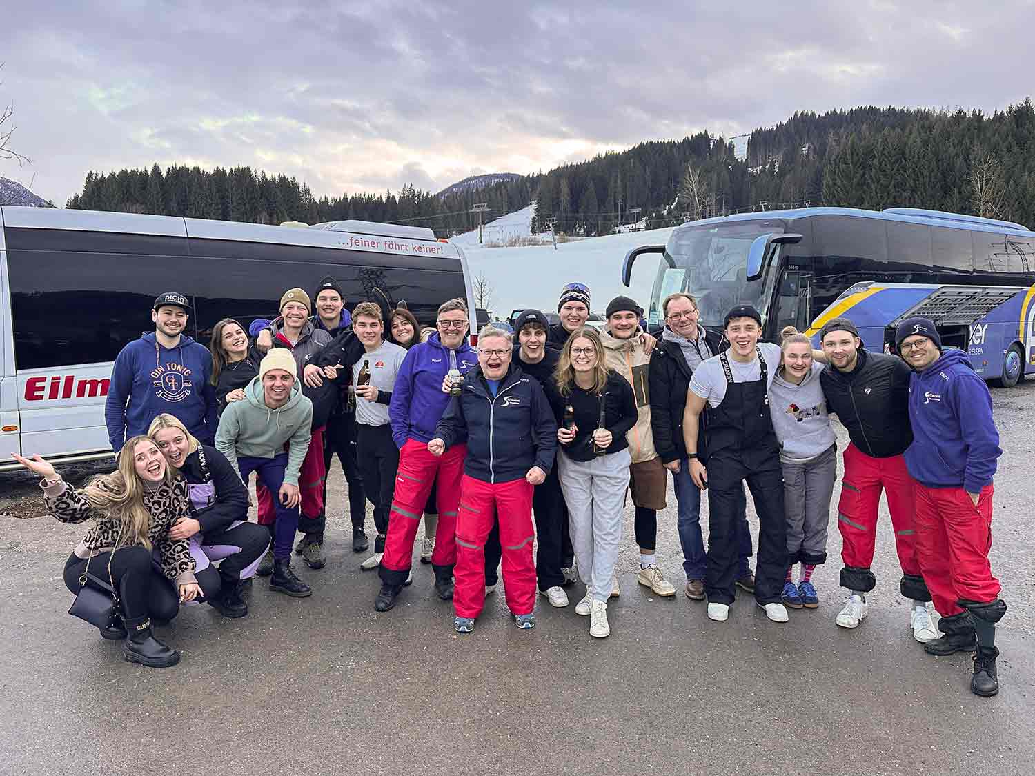 ein Teil der Skitruppe Imagebild